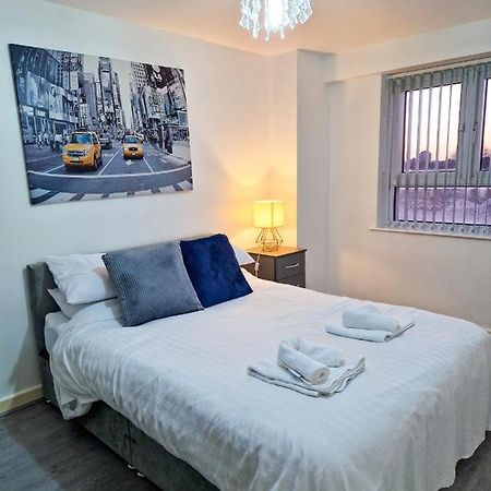 Spacious Apartment For Holiday And Contractor Groups In Salford - Private Parking - By Nmb Serviced Accommodation Manchester Eksteriør billede