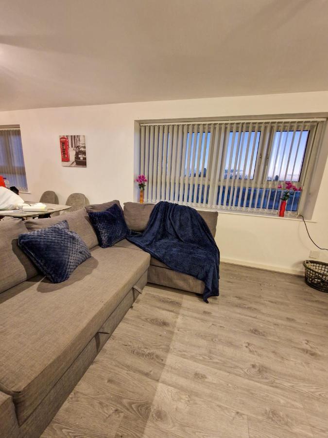 Spacious Apartment For Holiday And Contractor Groups In Salford - Private Parking - By Nmb Serviced Accommodation Manchester Eksteriør billede